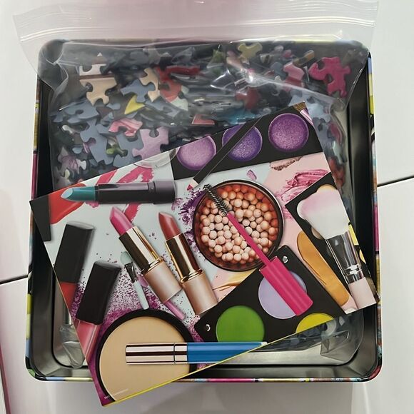 MAKEUP PALETTE NWT 1,000 PIECE JIGSAW PUZZLE - Picture 1 of 4